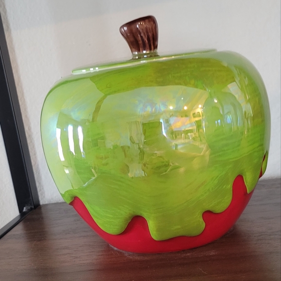 *New* Viral Disney Villains Evil Queen Snow White Poison Apple Cookie Jar - Picture 5 of 5
